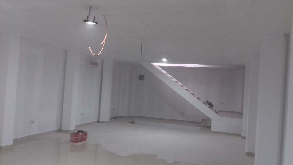 Amenajare spatiu cafenea situat pe trei nivele