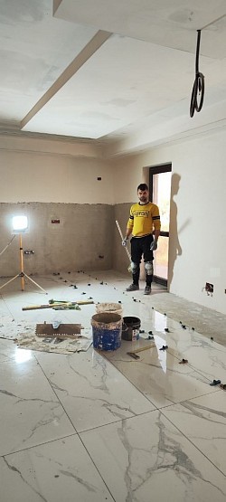 Montare gresie la interior