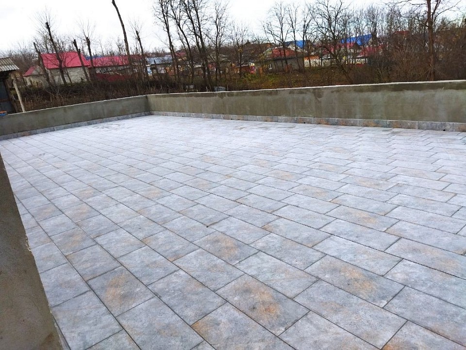 Prezentare terasa placata cu gresie